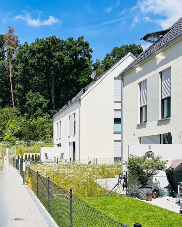 Thumbnail-#Aufwachsen in den eigenen vier Wänden-Spielen im eigenen Garten#