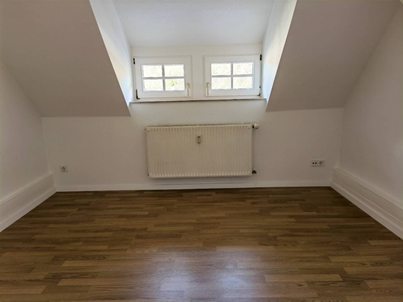 Thumbnail-Kleine 2-Raum Wohnung, ca. 38 qm, mit EBK und Internetverbindung