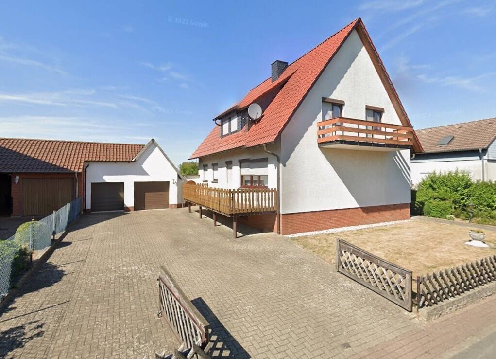 Thumbnail-Einfamilienhaus mit Einliegerwohnung, großem Grundstück und Garagen in Sehlde