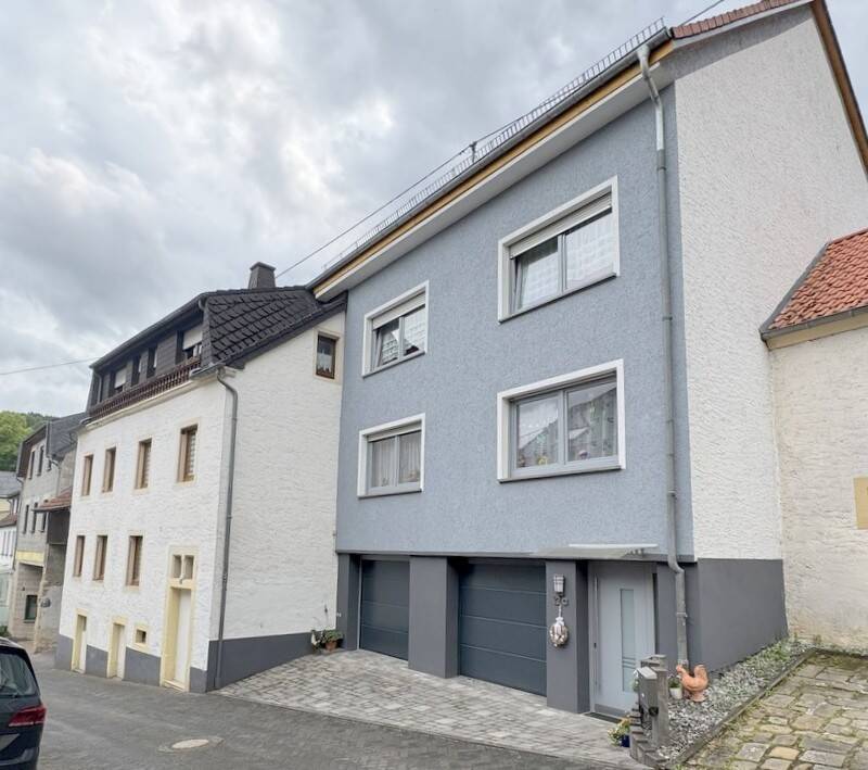 Thumbnail-Großzügiges Mehrfamilienhaus mit Altbaucharme in direkter Grenznähe zu Luxemburg!