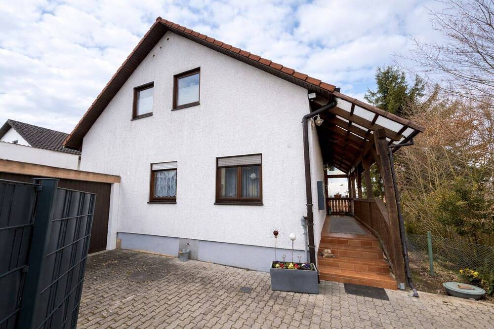 Thumbnail-Zweifamilienhaus in Schwandorf am Weinberg