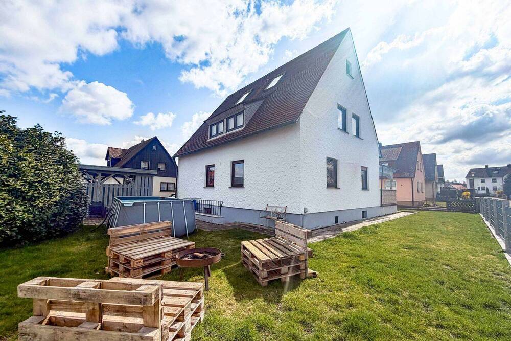 Thumbnail-Seltene Gelegenheit nahe Brombachsee! Freistehendes Dreifamilienhaus, barrierefreies EG - bezugsfrei
