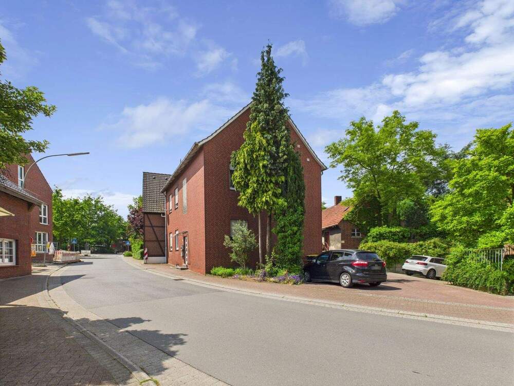 Thumbnail-Raum für Visionen: Zweifamilienhaus in Lüdinghausen wartet auf Ihre Ideen