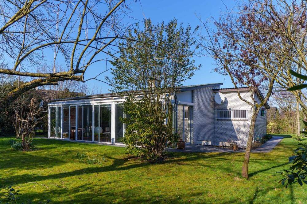 Thumbnail-Exklusiver Bungalow mit Wintergarten & großzügigem Garten