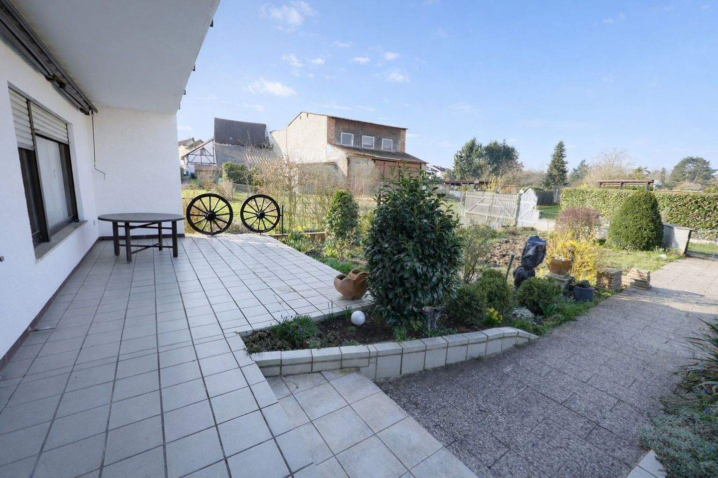 Thumbnail-Ober-Mörlen: Charmantes Einfamilienhaus mit Garten und Ausbaupotenzial