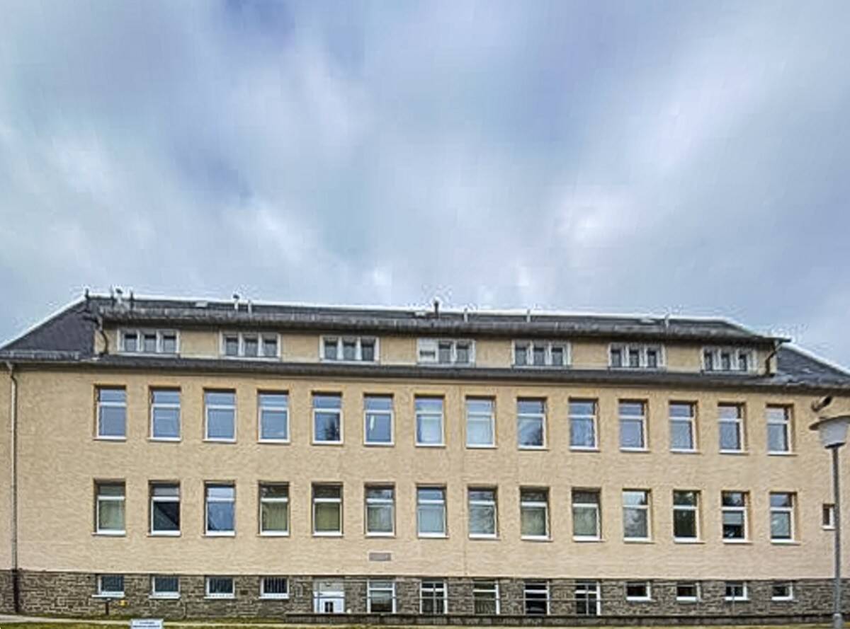 Thumbnail-Moderne Gewerbefläche (BüroPraxis) im Ärztehaus Zschopau - 476 m² mit Außenstellplätzen zur Miete!