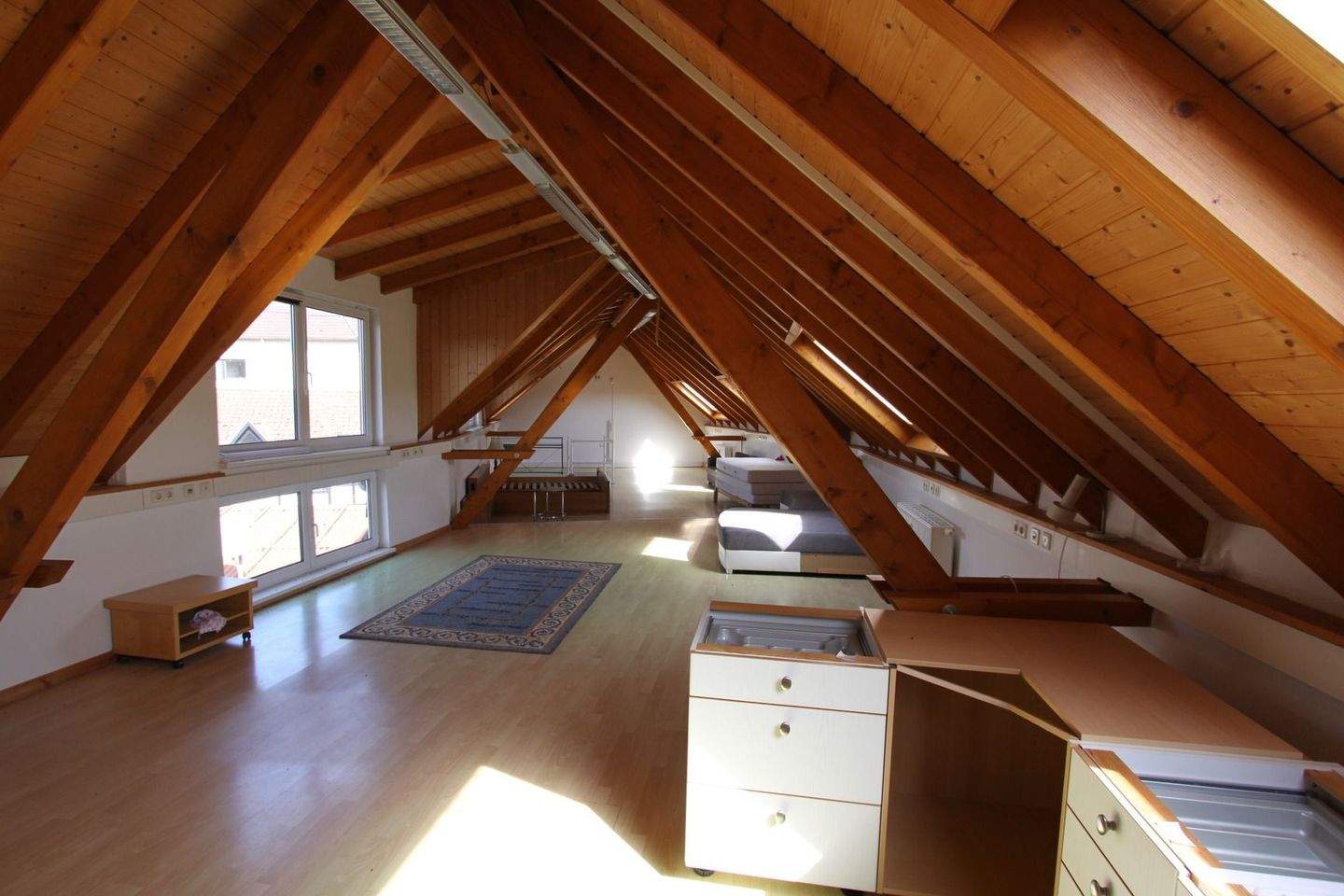 Thumbnail-Butzbach: Großvolumiges Wohnobjekt ca. 568 m² mit attraktivem Einstiegspreis & Entwicklungspotenzial