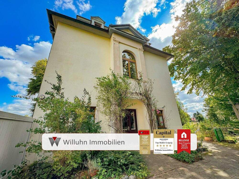 Thumbnail-Ein stilvolles Mehrfamilienhaus, das Raum für echtes Mehrgenerationenleben schafft