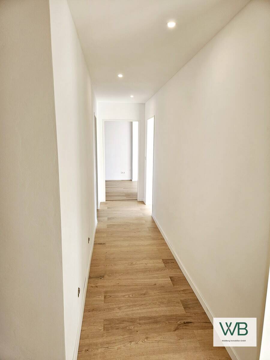 Thumbnail-Saniertes Zweifamilienhaus + zusätzlich ausgebautem Dachgeschoss inkl. Baugrundstück in Hehlingen