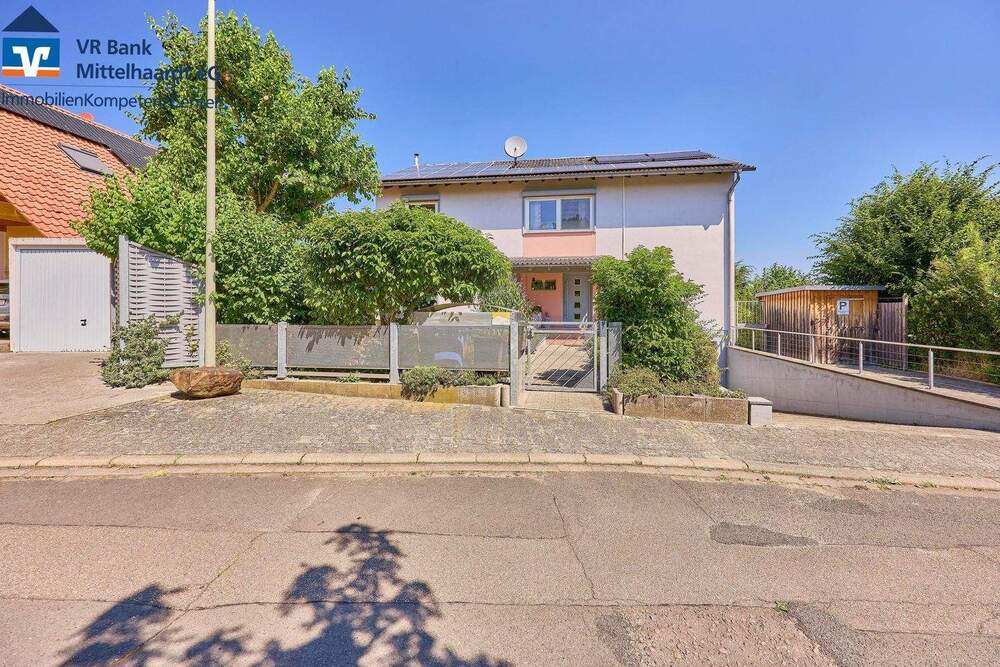 Thumbnail-Gepflegtes Zweifamilienhaus in toller Lage von Bobenheim am Berg!