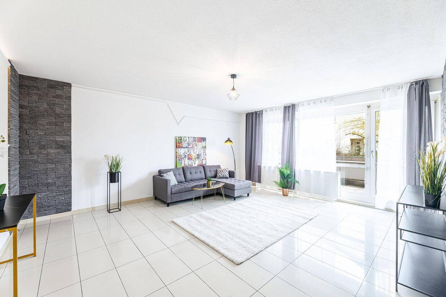 Thumbnail-PROVISIONSFREI: Barrierefreie renovierte Wohnung in Bestlage Höchberg- Würzburg. Sofort frei.