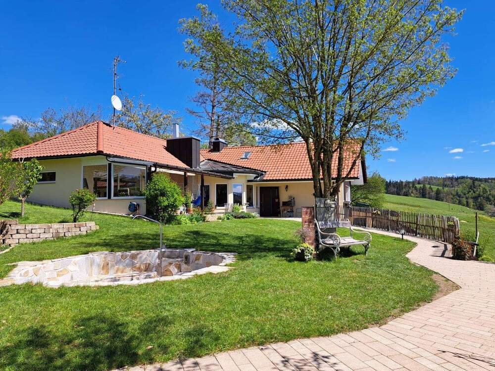 Thumbnail-Alleinlage mit Bergblick - Einfamilienhaus mit ELW zwischen Isny und Wangen