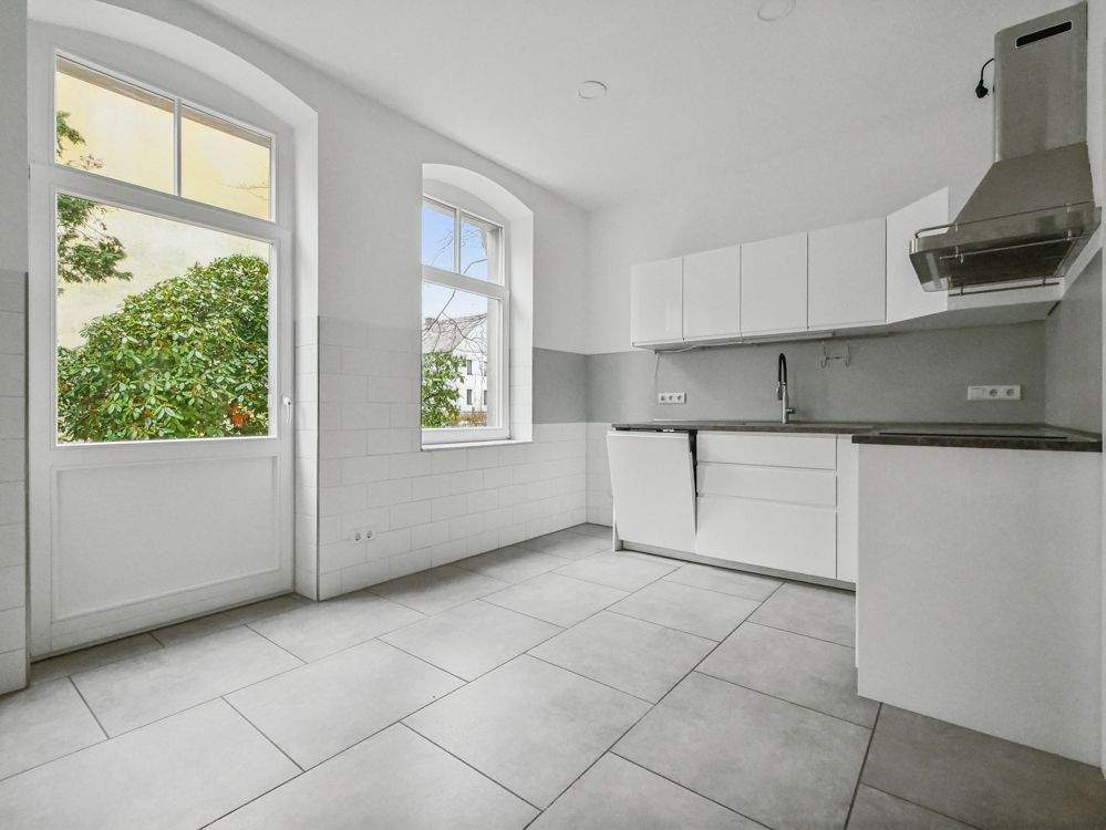 Thumbnail-+++Charmante Altbau-4-Raum-Wohnung (119,75 m2) mit teilbarem Flur & heller Küche mit Durchreiche!+++