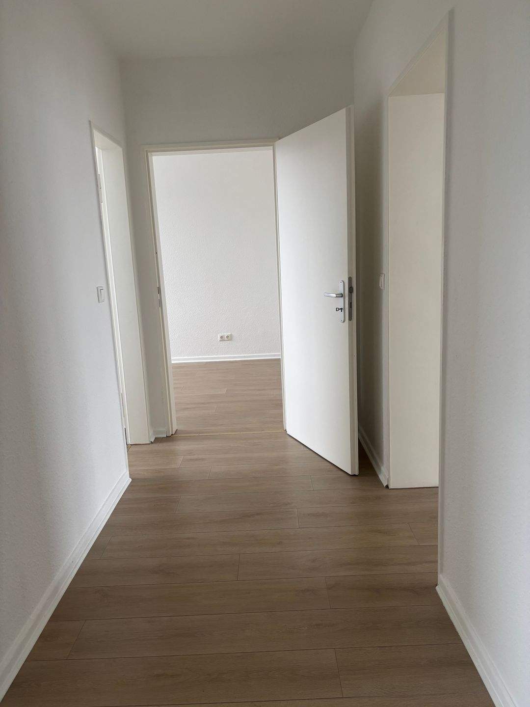 Thumbnail-Komplett sanierte 3-Zimmer-Wohnung zu vermieten!