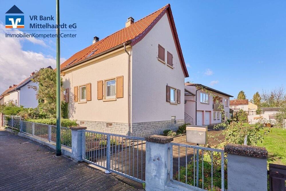 Thumbnail-Zwei Einfamilienhäuser auf großzügigem Grundstück in familienfreundlicher Lage von Bad Dürkheim!