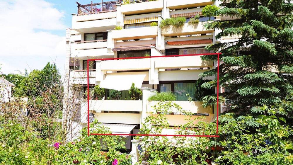 Thumbnail-Außergewöhnliche 5 Zimmer-Wohnung mit 3 Balkonen und TG-Stellplatz