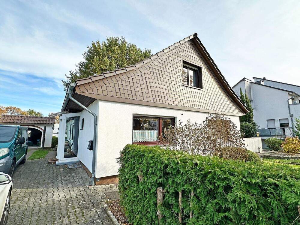 Thumbnail-Großes Einfamilienhaus mit herrlichem Grundstück