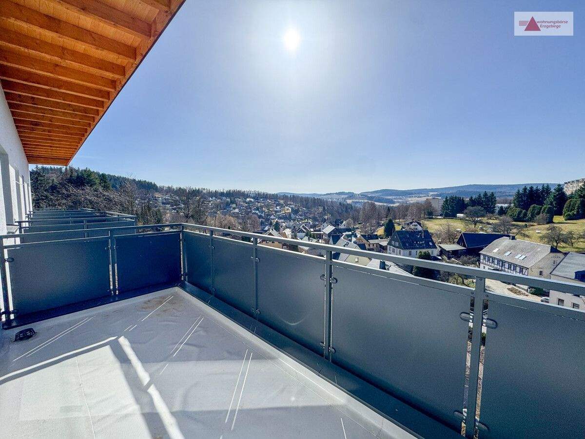 Thumbnail-Energieeffizient wohnen mit Panoramablick - Neubau-4-Raum-Wohnung in Beierfeld - barrierefrei