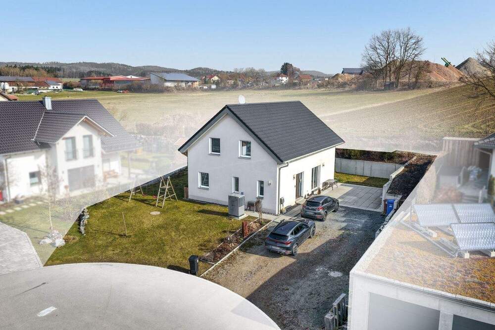 Thumbnail-Neuwertiges Einfamilienhaus (Bj. 2020) mit großzügigem Grundstück in Pemfling!