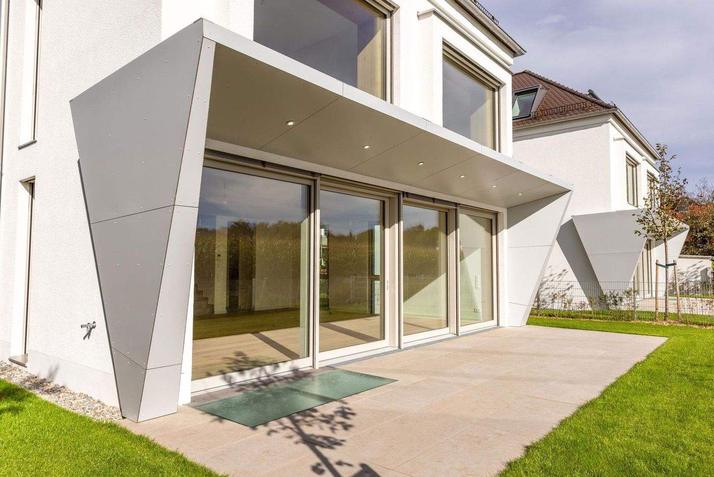 Thumbnail-Neubau Einfamilienhaus mit möglicher Einliegerwohnung, Tiefgarage und unverbautem Ausblick