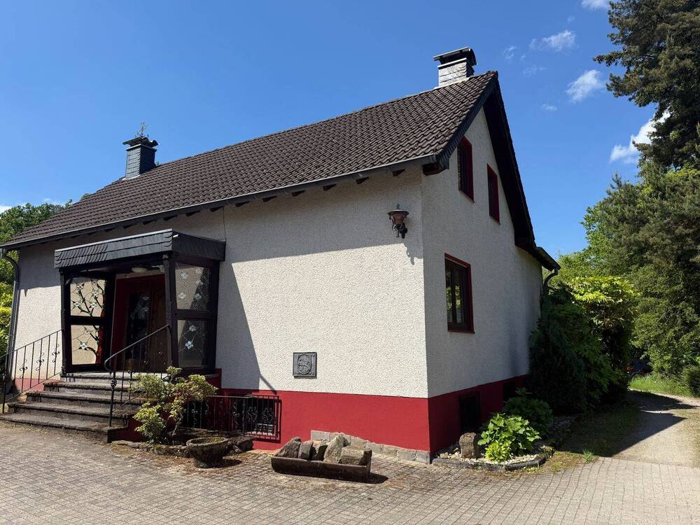 Thumbnail-Wohnen im Grünen und trotzdem zentral! Modernisiert, Kamin, Sauna u.v.m