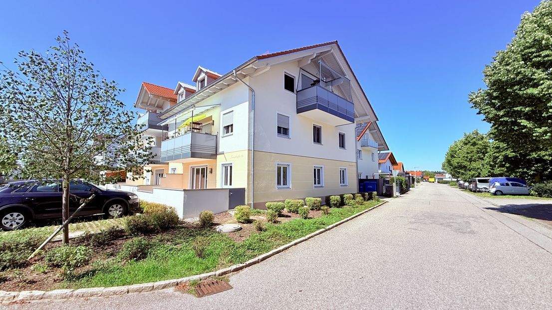 Thumbnail-... AIGNER - moderne, stilvolle Erdgeschosswohnung mit EBK in zentraler Lage ...