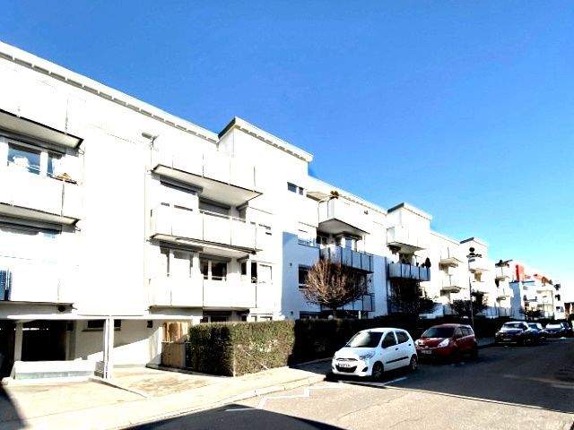 Thumbnail-4 12-ZIMMER-MIETWOHNUNG im EG mit Aufzug, Terrasse, Gartenanteil & evtl. Einbauküche in STUTTGART-WEILIMDORF