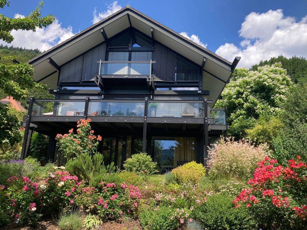 Thumbnail-DESIGN-HIGHLIGHT IM EINKLANG MIT LICHT UND NATUR!