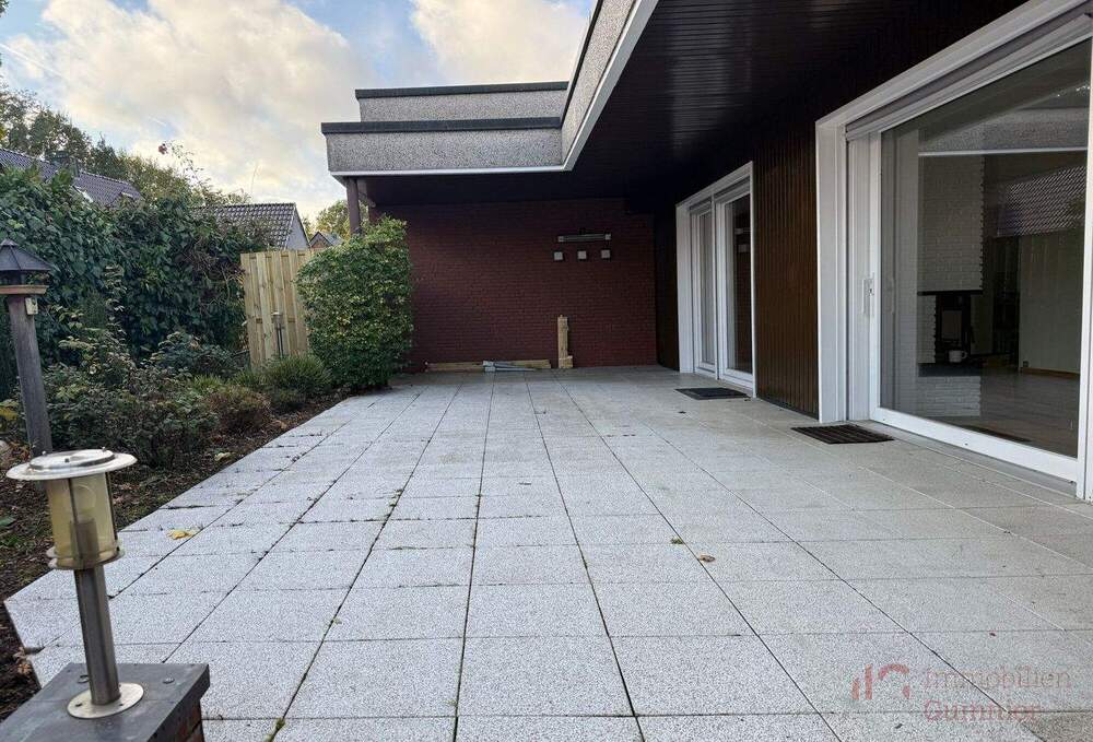 Thumbnail-IMMOBILIEN GUMNIOR präsentiert: Großzügiger Bungalow mit Garten in Rheine