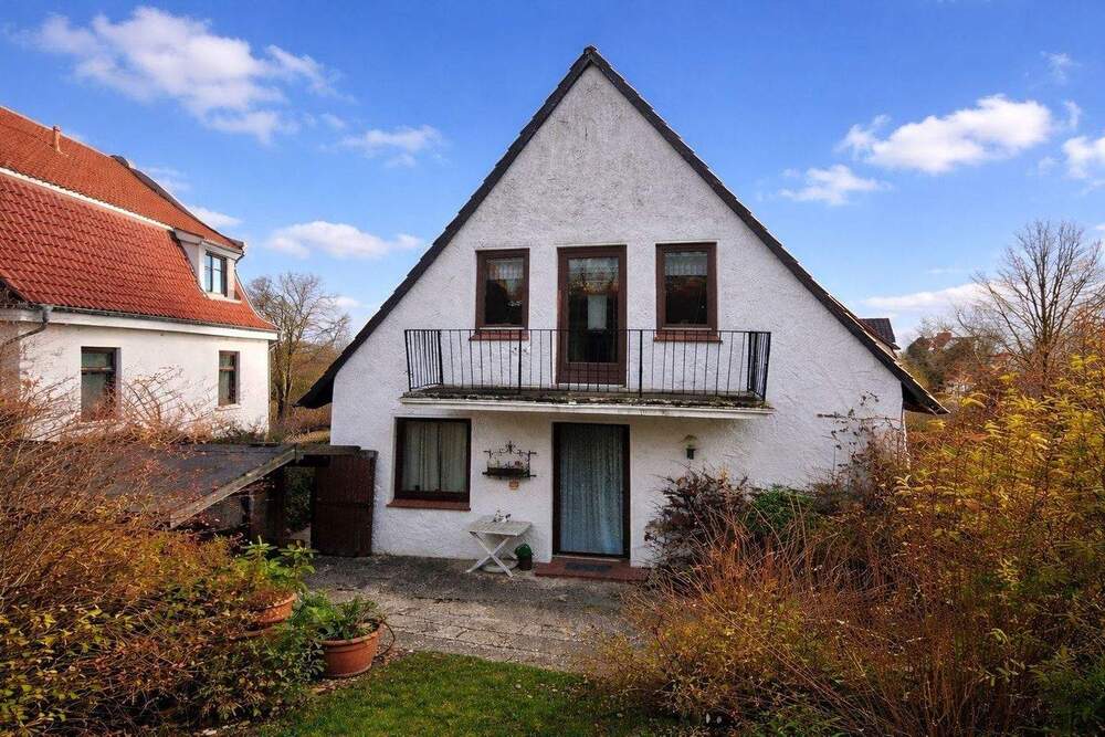 Thumbnail-Einfamilienhaus mit großem Grundstück