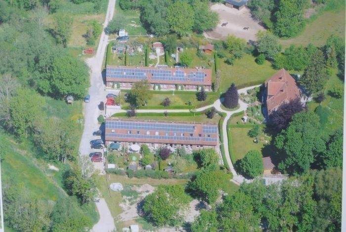 Thumbnail-Gutshof am kleinen Kreidebruch mit vierzehn Mietern Zehn Einfamilienreihenmittelhäusern auf der Insel Rügen Wohnparadies und Ferienparadies