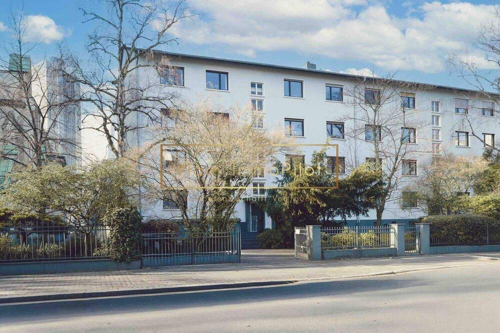 Thumbnail-Reserviert! Charmante 4-Zimmer-Wohnung mit Balkon und Garage in bester Westend-Lage