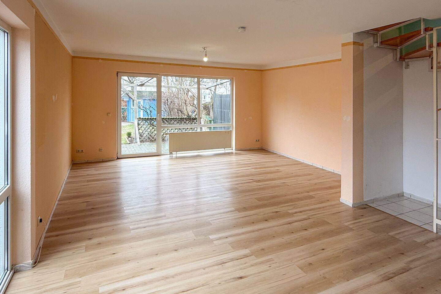 Thumbnail-Modernes Wohnen - Idyllisches Reihenhaus mit ausgebautem Spitzboden. Ohne Käuferprovision!