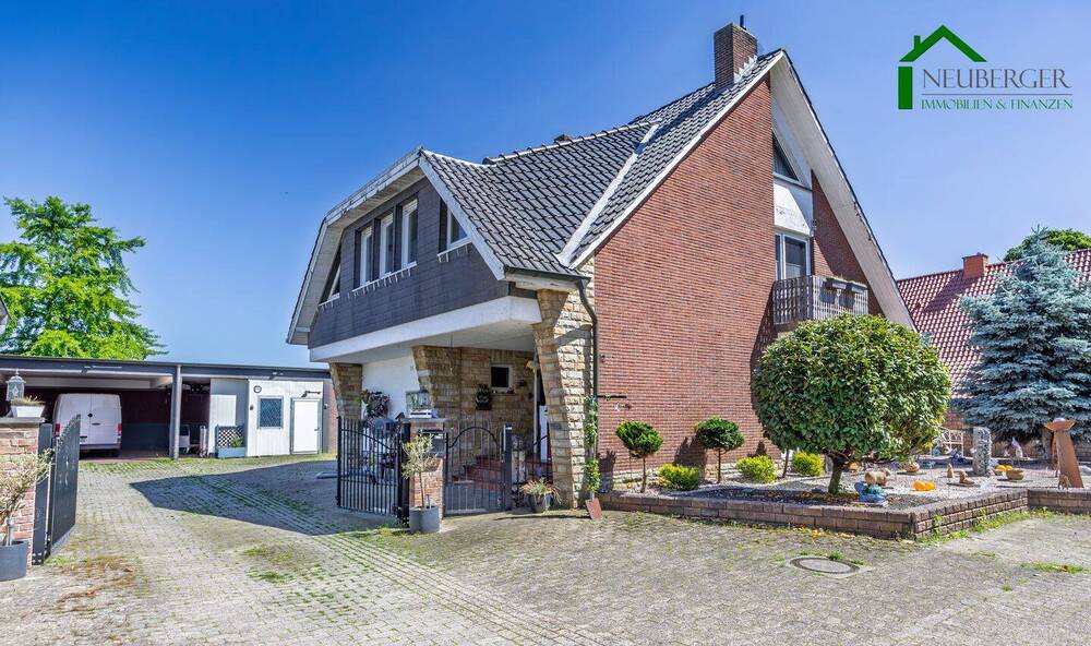 Thumbnail-Großzügiges, modernisiertes Wohnhaus mit Halle auf weitläufigem Eckgrundstück