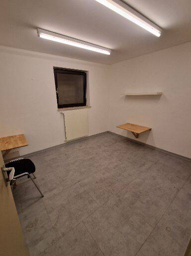 Thumbnail-Kleines Büro nahe S-Bahn Frankfurt Sindlingen - ruhig und günstig