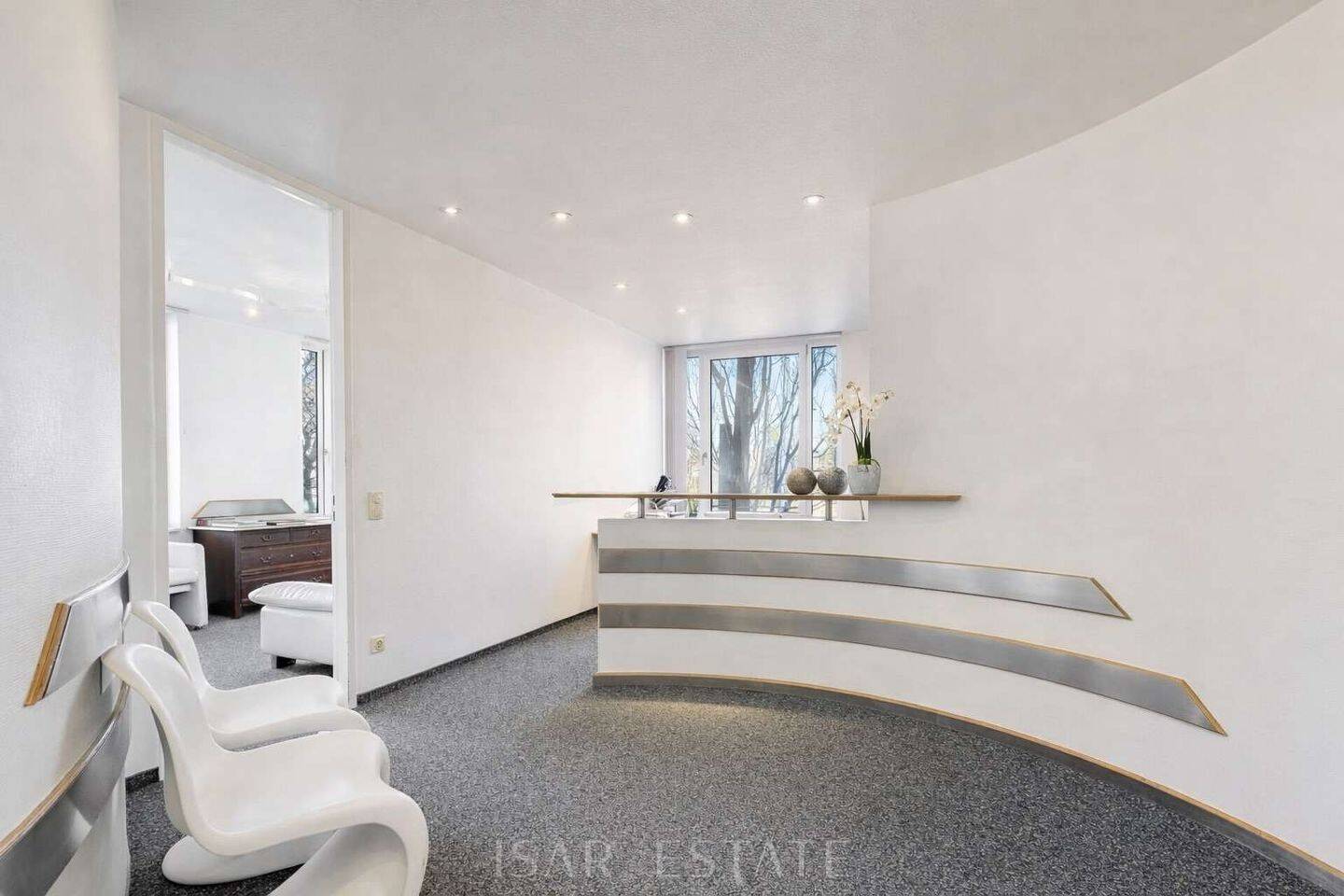 Thumbnail-Urbane Toplage in Nymphenburg: Helle Praxis-Gewerbeeinheit mit grosszügiger Raumaufteilung