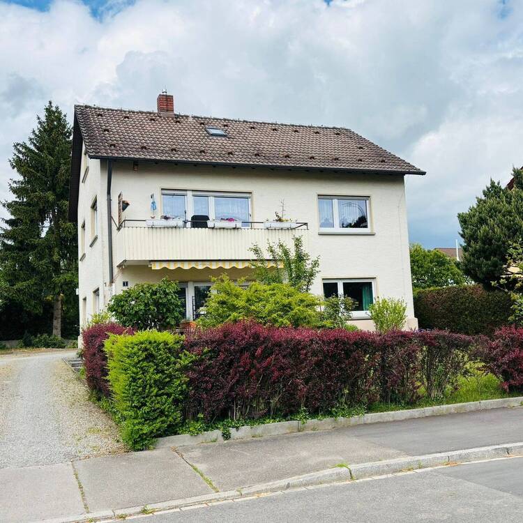 Thumbnail-Wohnhaus mit 3 Wohnungen und Garagen und grossem Garten in der Nordstadt