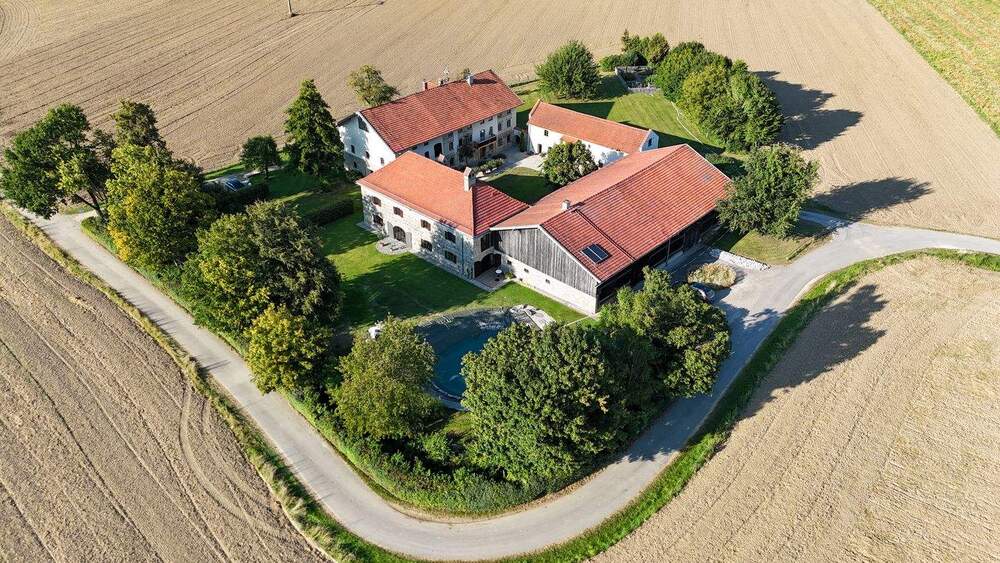 Thumbnail-Wunderschöner, denkmalgeschützter Vierkanthof in Alleinlage