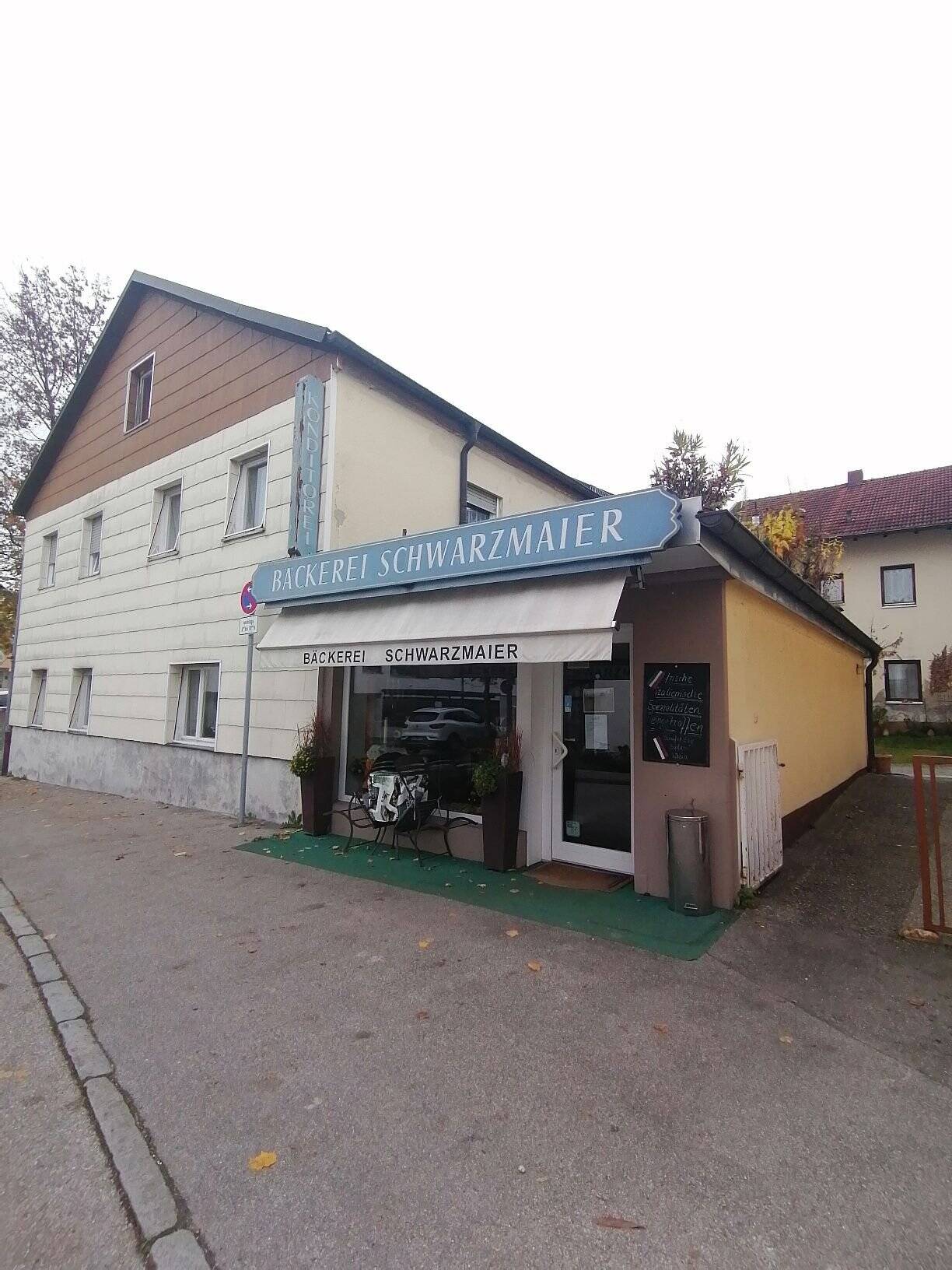 Thumbnail-Wohn-Gewerbe-Objekt - Bäckerei in Altötting mit Baugrund