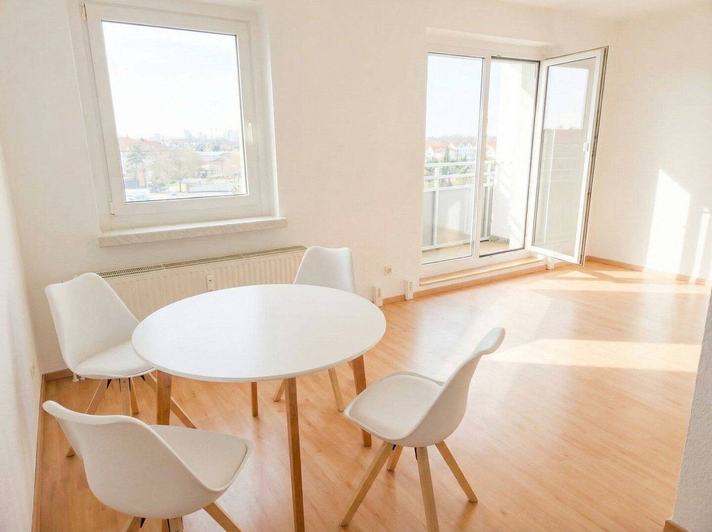 Thumbnail-2 Zimmer in modernisierter Wohnung in Magdeburg Cracau mit neuer Küche und Balkon