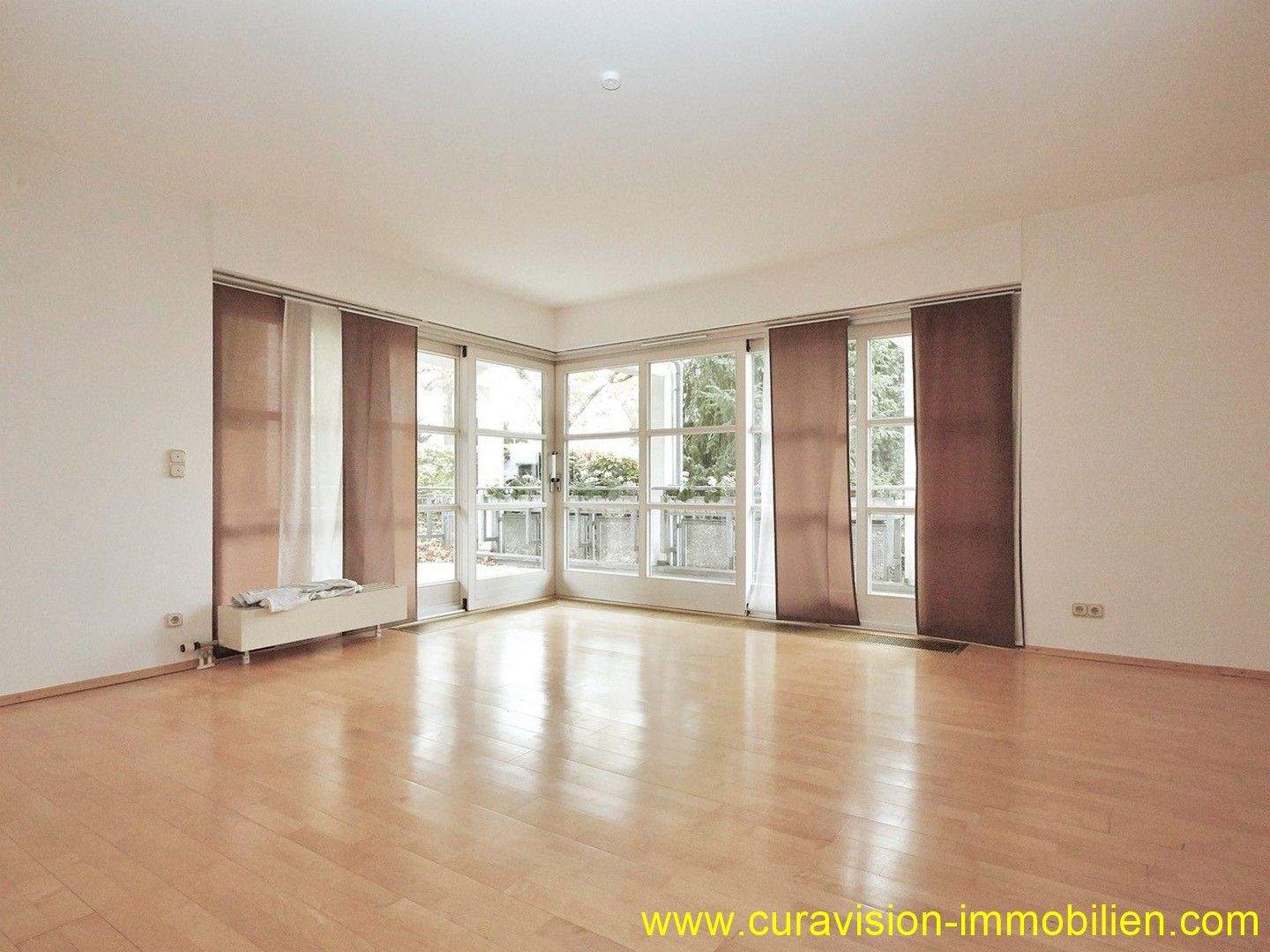 Thumbnail-Nobel und ruhig. Schöne 2-Zimmerwohnung mit Terrasse und Garten in Top-Lage Wiesbadens zu verkaufen