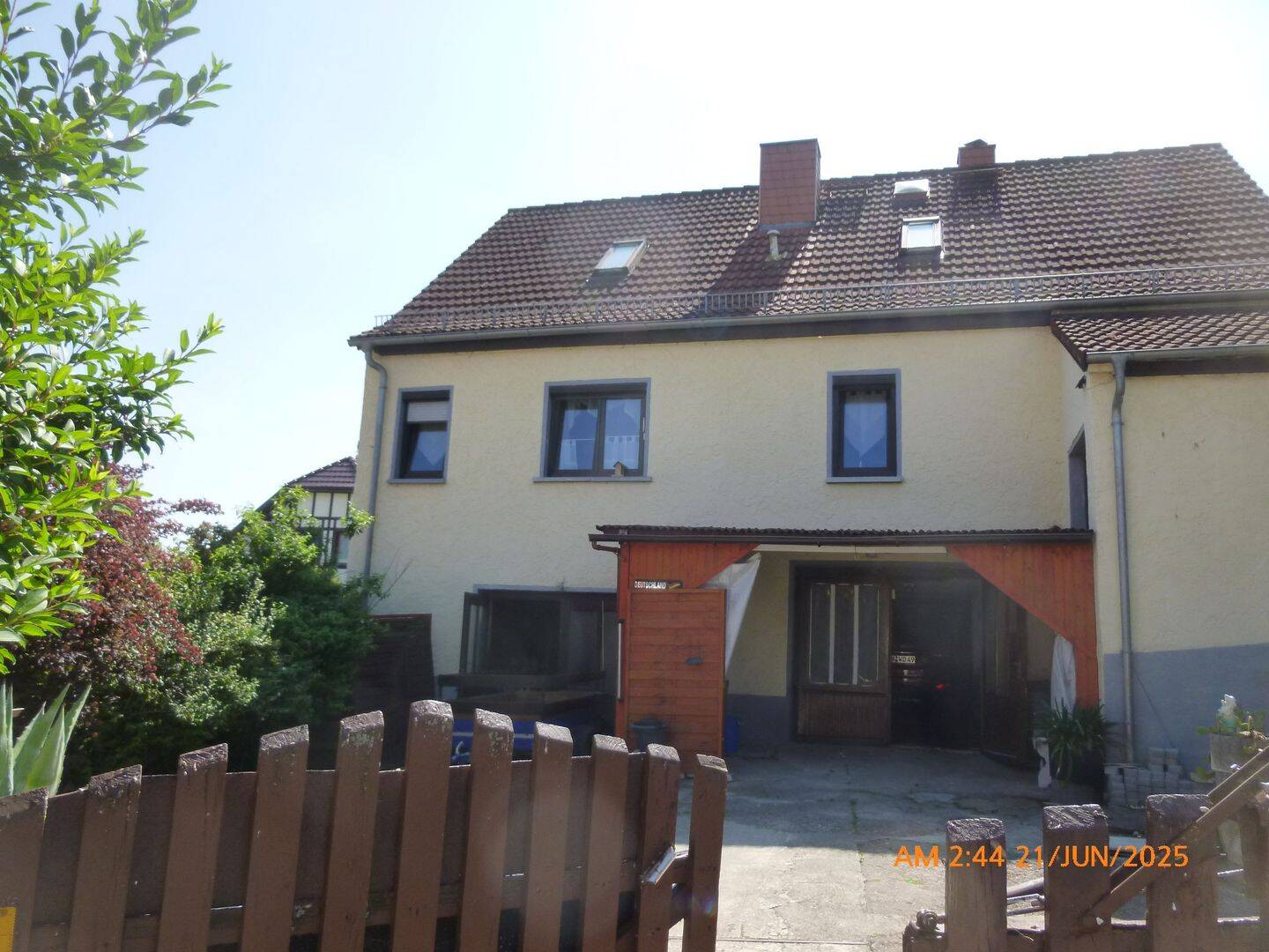 Haus von vorne 