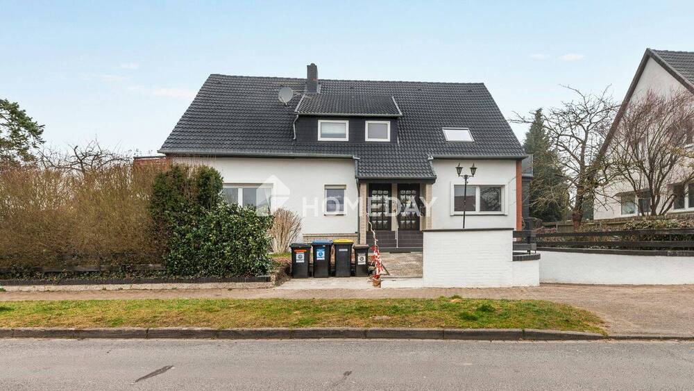 Thumbnail-Charmante 2-Zimmer-Wohnung mit 60 m² Ausbaureserve im Spitzboden und Balkon