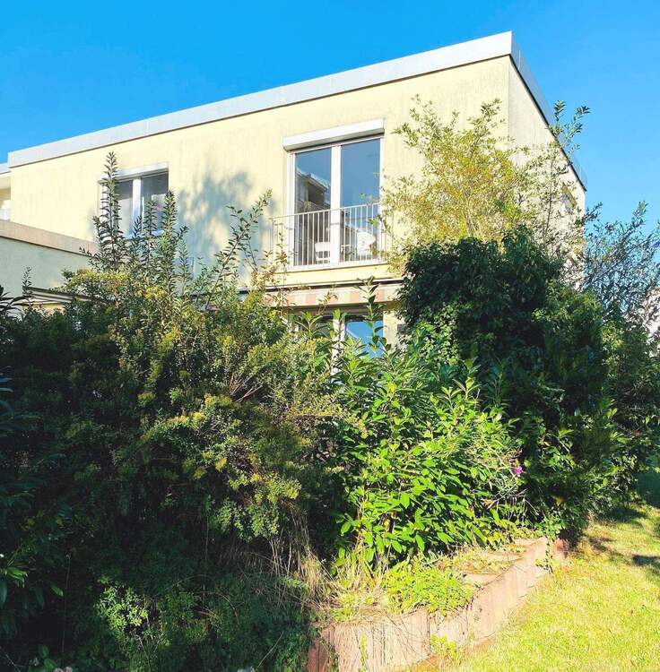 Thumbnail-KLASSE ! Große Wohnung - ein Haus am Haus - mit EGOGKG in Fürth-Dambach - 2019 aufwändig teilsaniert !