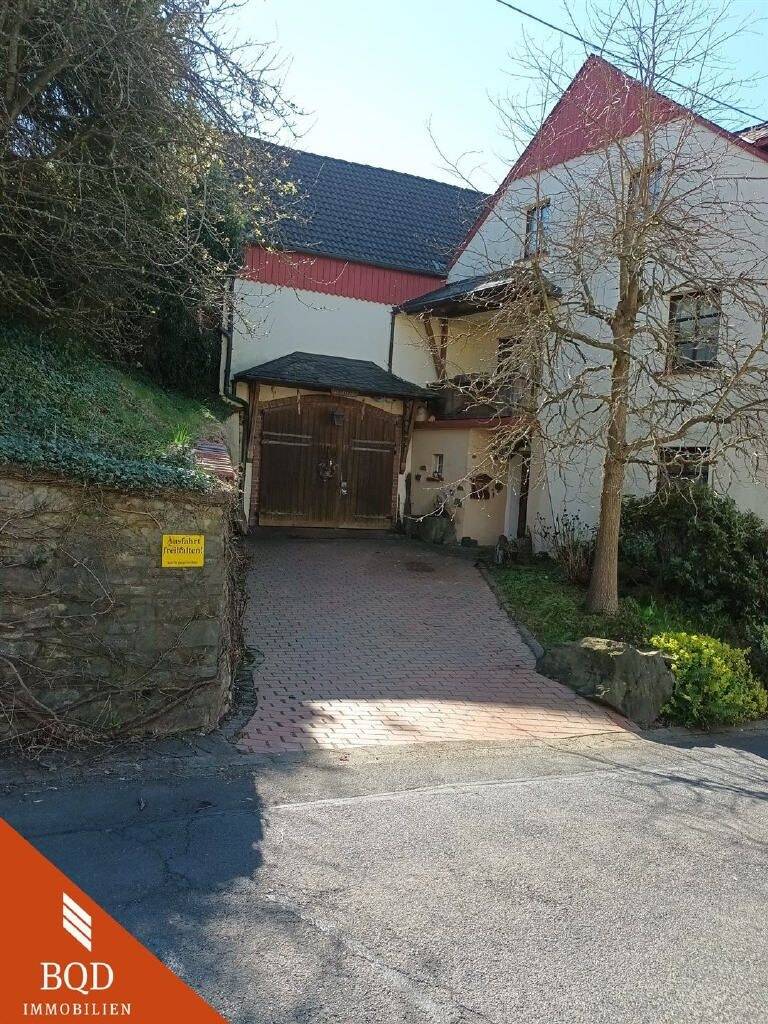 Thumbnail-Charmantes Haus mit Nebengebäuden und idyllischem Garten