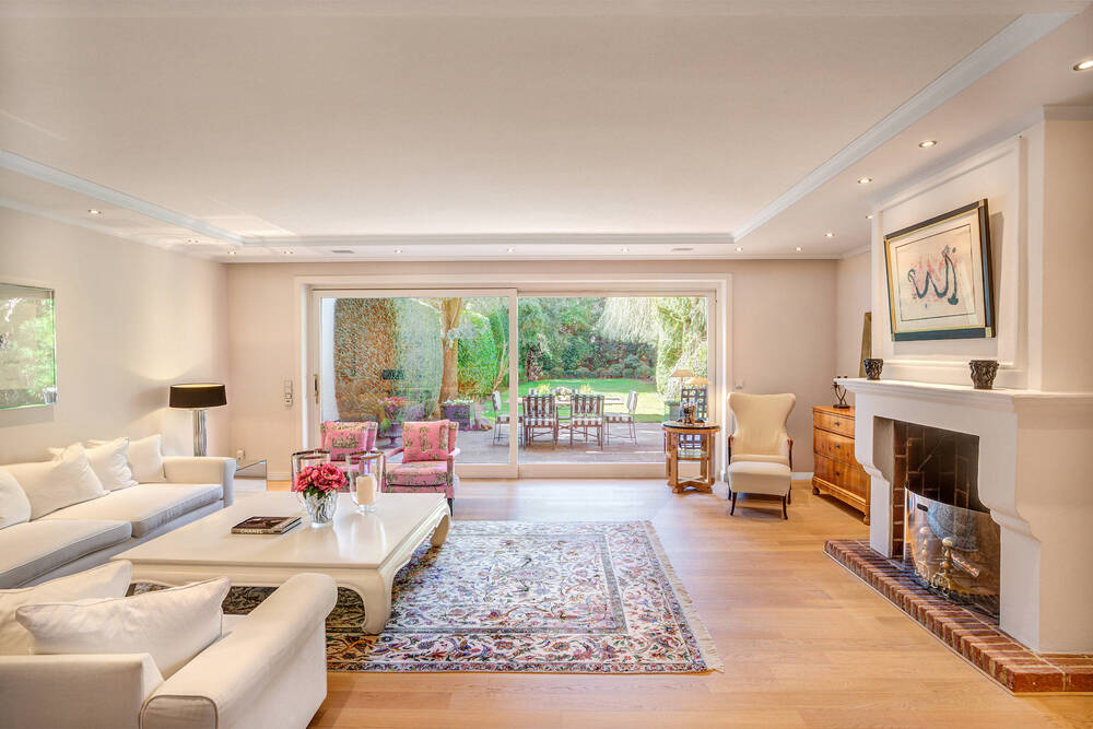 Thumbnail-Großzügiges Wohnen. Idyllischer Garten mit altem Baumbestand.