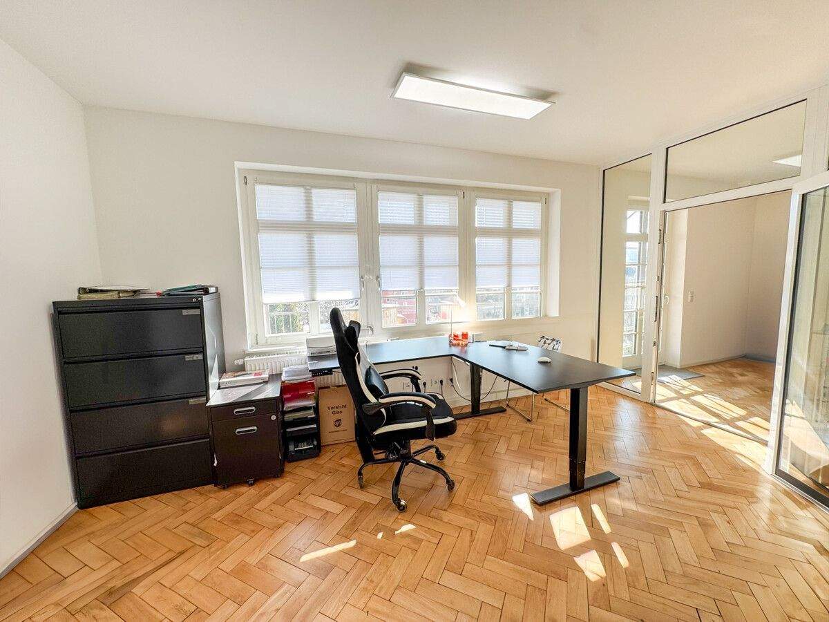 Büro 1