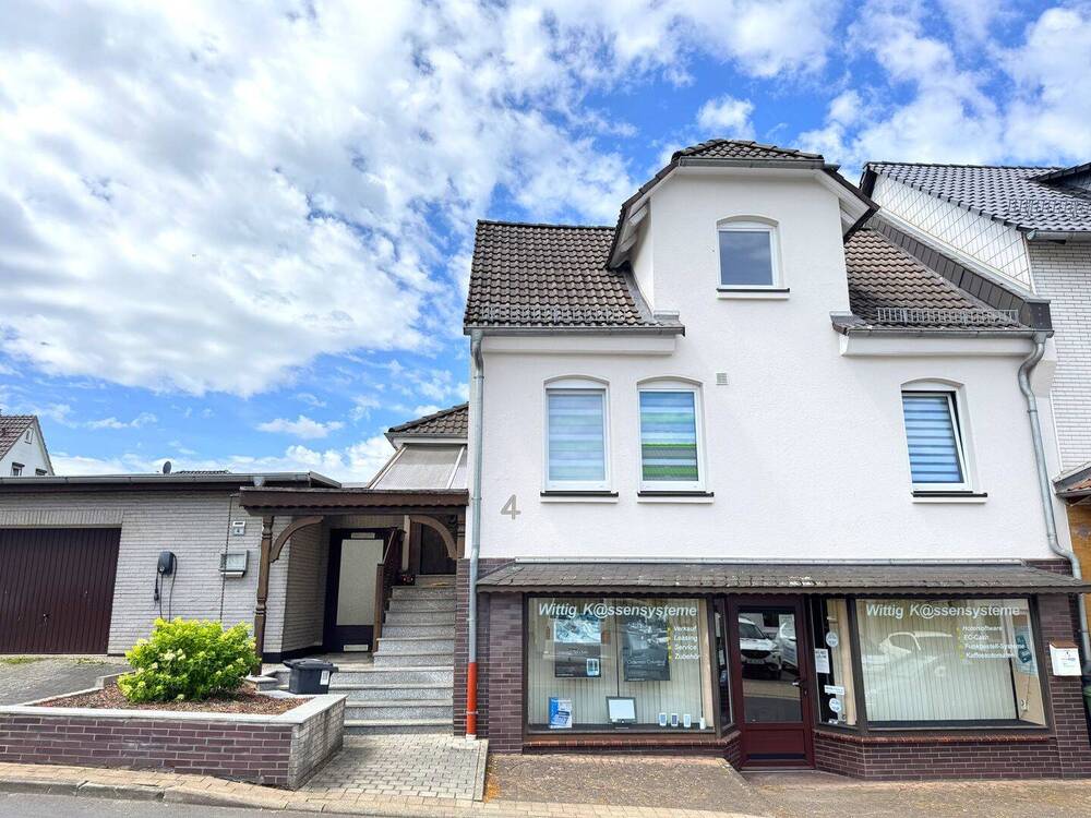 Thumbnail-Wohnhaus mit Ladeneinheit in zentraler Lage Kaufungens