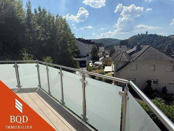 Thumbnail-Perfektes Familienglück mit Blick auf die Burg Nassau