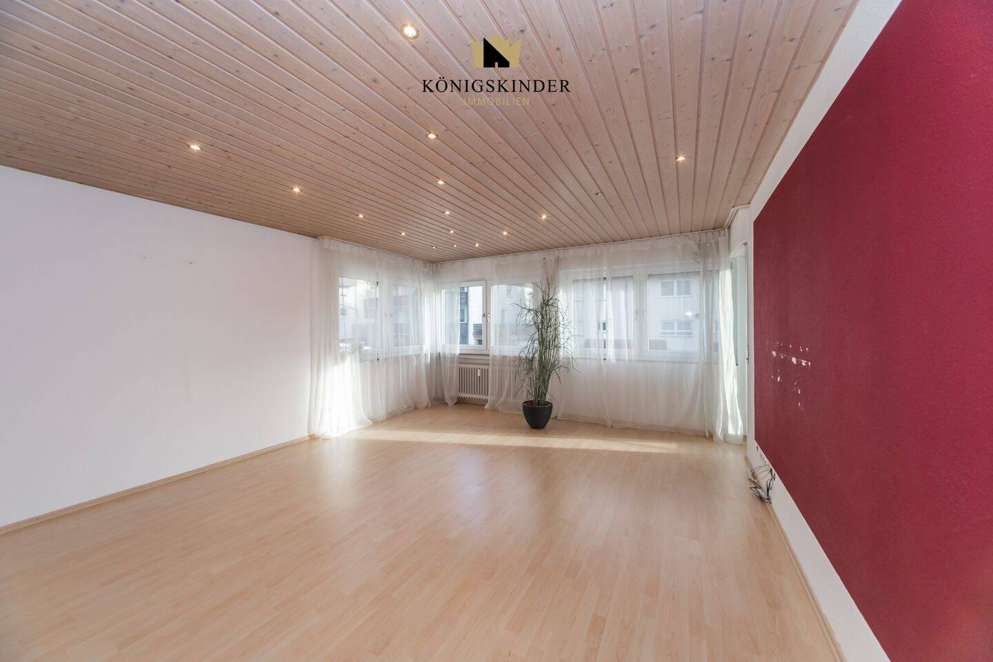 Thumbnail-Wernaus Lichtblick - Großzügige 3-Zimmer-Wohnung mit Balkon und Stellplatz